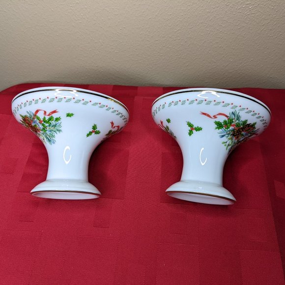 Vintage "Deck The Halls" pair of Candlestick holders by Franklin Porcelain - Picture 2 of 6